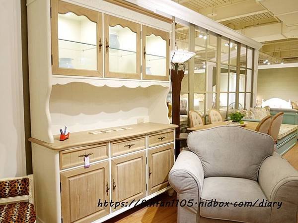 【家具推薦】英麗家具 #美式鄉村風 #美國原裝布沙發 #原木家具 輕鬆打造居家浪漫唯美的異國風情 (20).JPG