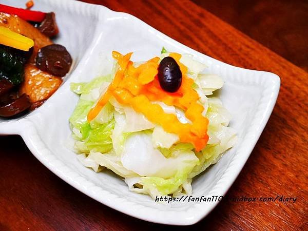 台北蔬食【聯安健康廚房】五彩蔬食九宮格套餐 均衡的飲食從這裡開始 (16).JPG