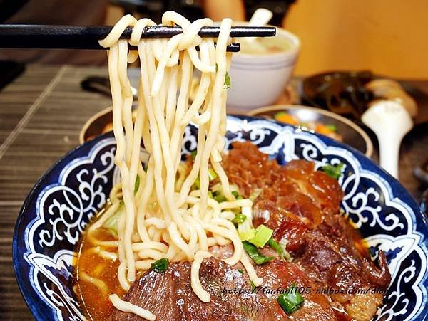 【宜蘭美食】牛雞匠舖 #牛肉麵 #手工熬煮天然湯頭 #雞湯 #宜蘭小吃 #宜蘭大學 (28).JPG