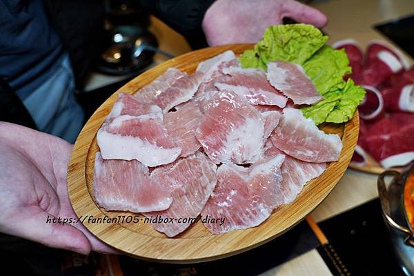 【汐止火鍋】肉饕涮涮屋 嚴選肉品 真材實料 必點 #叻沙鍋 #養生藥膳鍋 (8).JPG