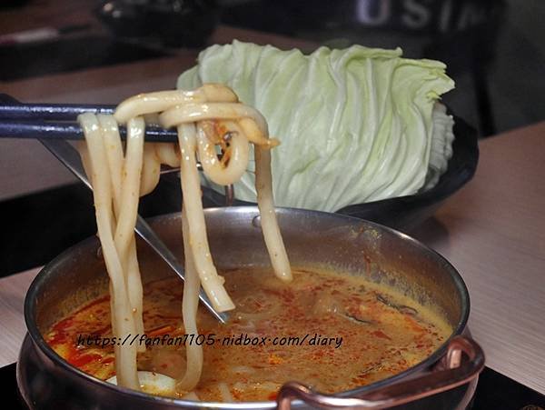 【汐止火鍋】肉饕涮涮屋 嚴選肉品 真材實料 必點 #叻沙鍋 #養生藥膳鍋 (23).JPG