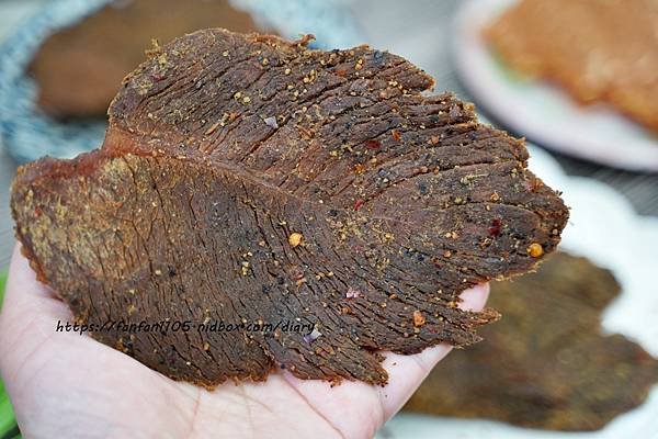 肉乾伴手禮盒推薦【軒記】年節肉乾禮盒首選，台灣第一肉乾！軒記虎年年節禮盒-虎虎生風臥虎藏龍 (8).JPG