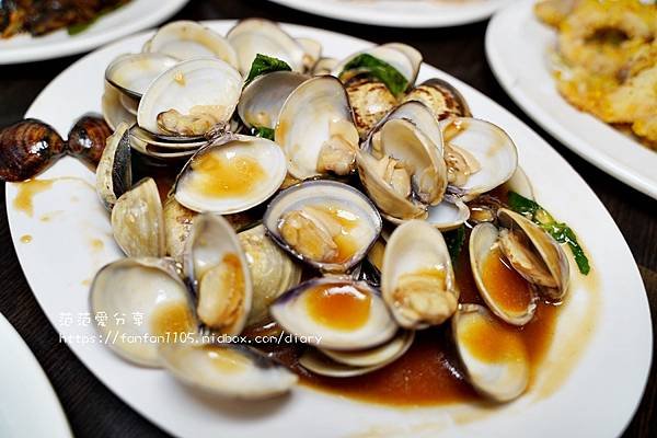 【宜蘭美食】百匯甕窯雞快炒餐廳 榮獲十大好食餐廳 二連霸 五結必吃美味餐廳 鮮嫩多汁窯烤雞 (22).JPG