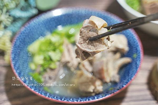 過年圍爐鍋物推薦【鄉野羊肉爐】藥膳+清燉+胡椒 3種口味一次滿足 #宅配進補火鍋開箱  #冬日進補鍋物分享 (18).JPG