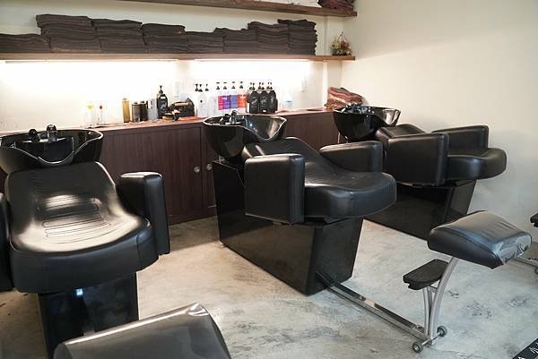 【基隆染髮】禾髮型Herhairsalon｜客製化染髮｜區塊染｜京喚羽護髮｜基隆染髮推薦 (25).jpg