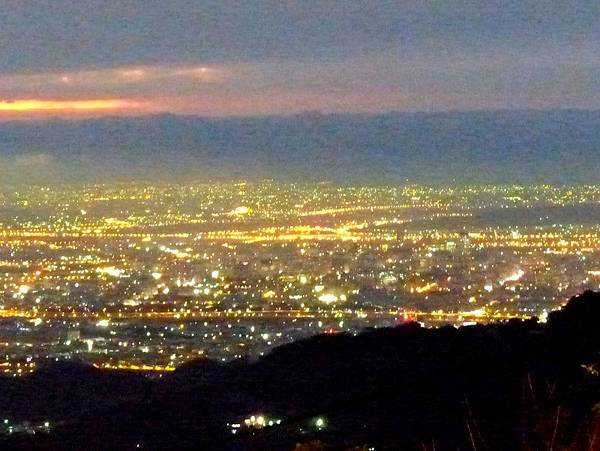 20121205eica雲海夜景 001-001