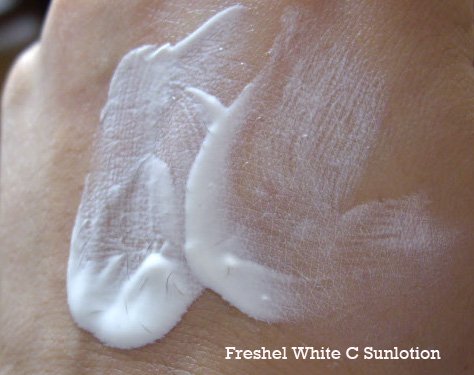 Freshel white C sunlotion 3.jpg