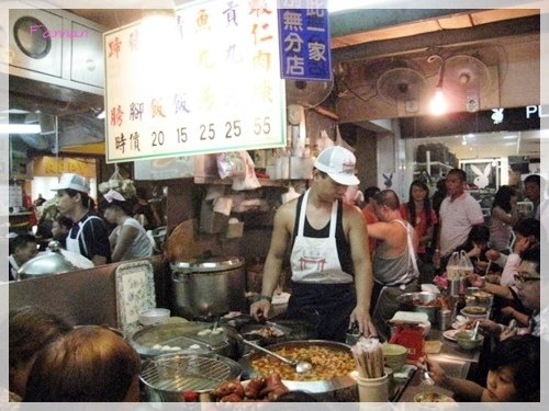 基隆廟口,停車,魯肉飯,豬腳,蝦仁焿;,油粿,油葱粿,一口香腸