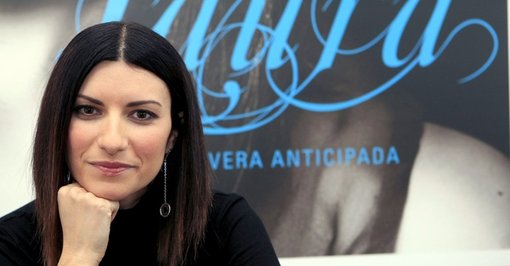 29885_Celebutopia-Laura_Pausini_poses_to_present_her_new_album_Early_Spring_in_Madrid-05_122_349lo.jpg