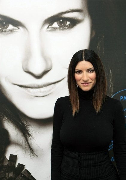 29912_Celebutopia-Laura_Pausini_poses_to_present_her_new_album_Early_Spring_in_Madrid-01_122_477lo.jpg