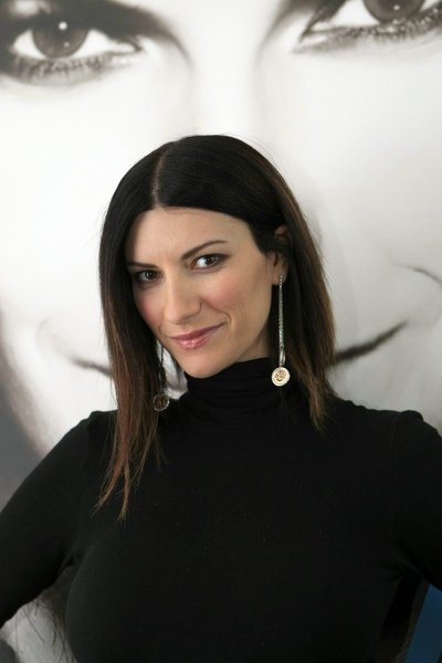 30009_Celebutopia-Laura_Pausini_poses_to_present_her_new_album_Early_Spring_in_Madrid-06_122_500lo.jpg