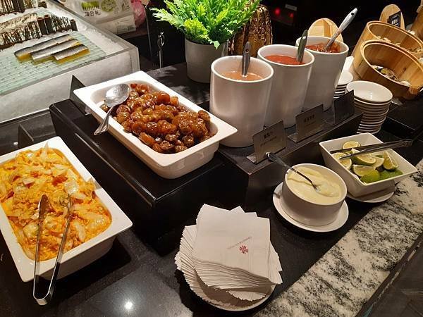 廣三SOGO-漢來海港自助餐吃到飽-壽星有打折優惠喔~