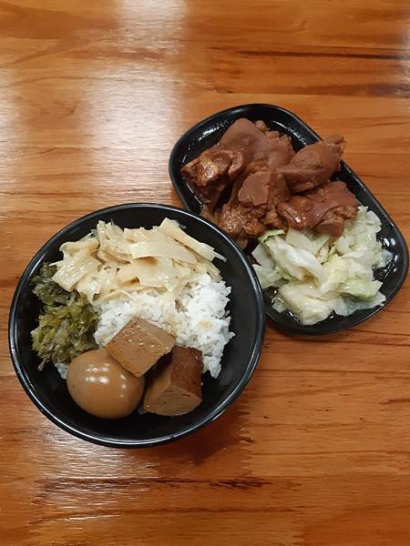 偶爾也想來點台灣味-鹿港洪爌肉飯 (逢甲店)