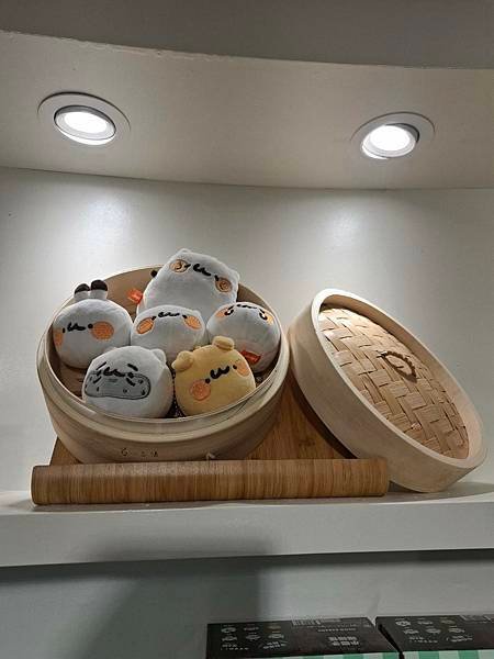 JINART 台中逢甲旗艦店-胸毛公寓-到處都是貓貓怪~即日
