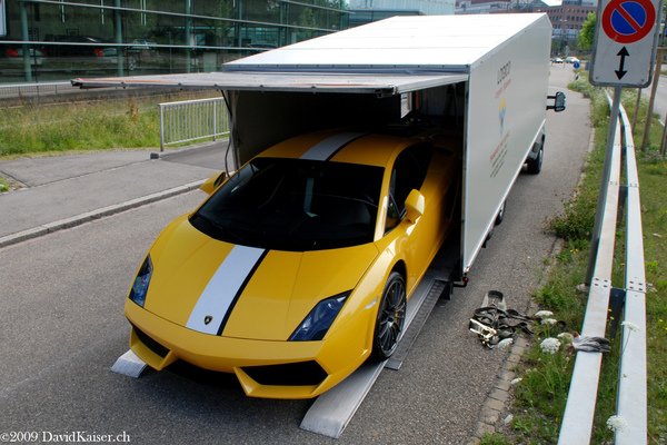 lp550-2_zuerich09_kaiser_arrival01.jpg
