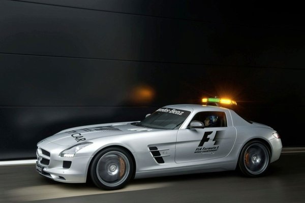 mb-sls-amg-safety13.jpg