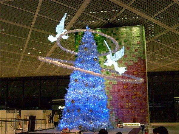 成田空港的耶誕樹