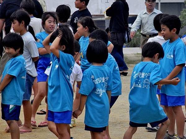 這位小學生女孩