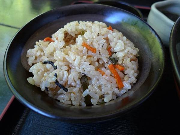 套餐裡的飯，口味高雅又粒粒分明