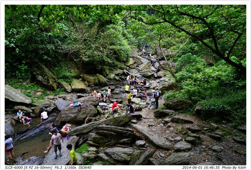 涼山瀑布第二層至第三層中間