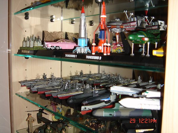 9.7盒玩與模型展示櫃