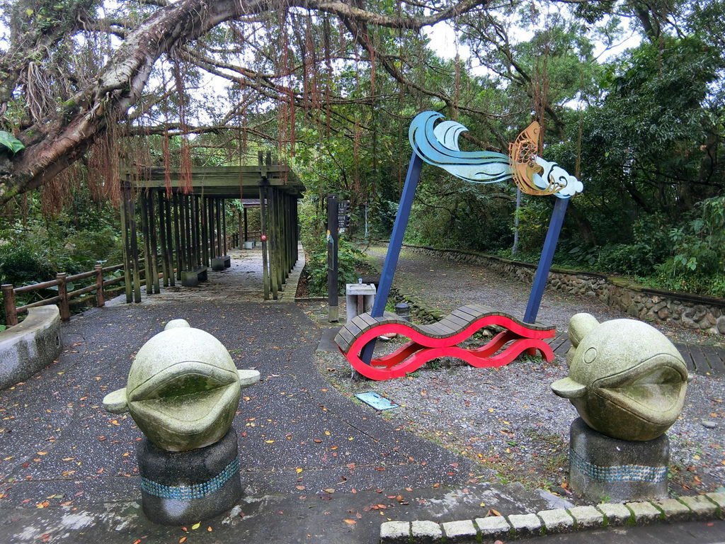 台北登山-鯉魚山圓覺寺環狀步道(下)-鯉魚山步道!捷運大湖公園超可愛小人國景觀【丁小羽登山篇】