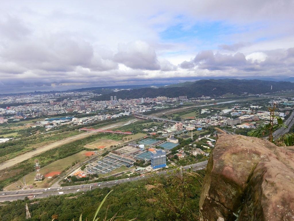 新北三峽登山-鳶山登山步道-三峽老街一覽無遺美景+夜景【丁小羽登山篇】