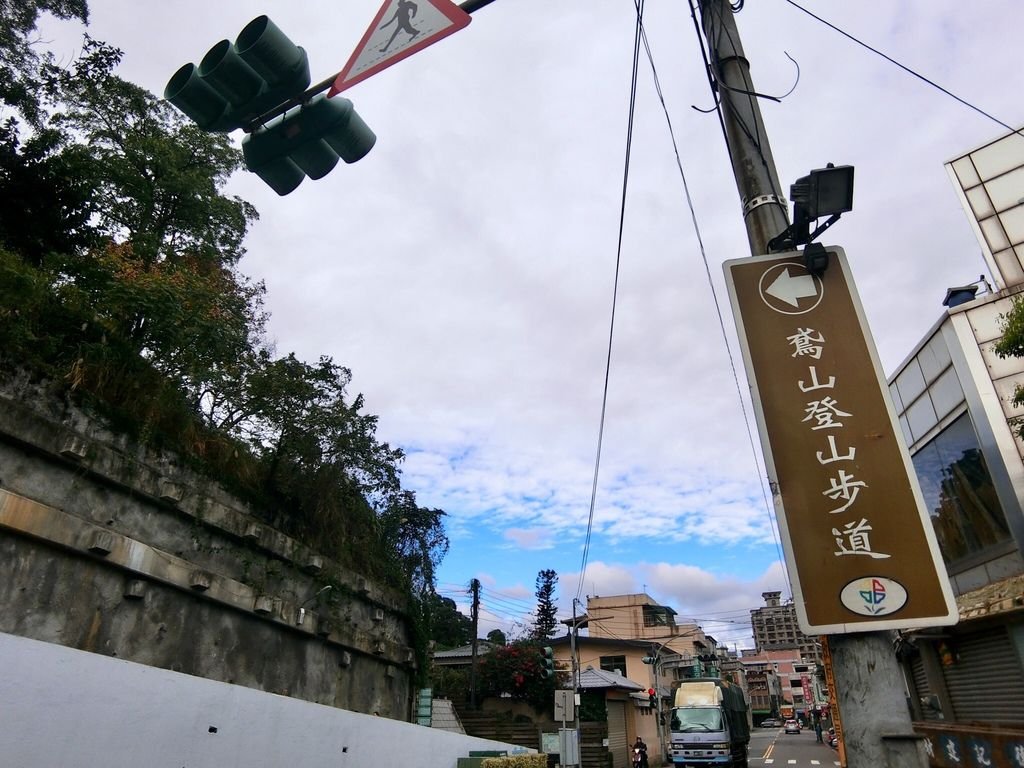 新北三峽登山-鳶山登山步道-三峽老街一覽無遺美景+夜景【丁小羽登山篇】