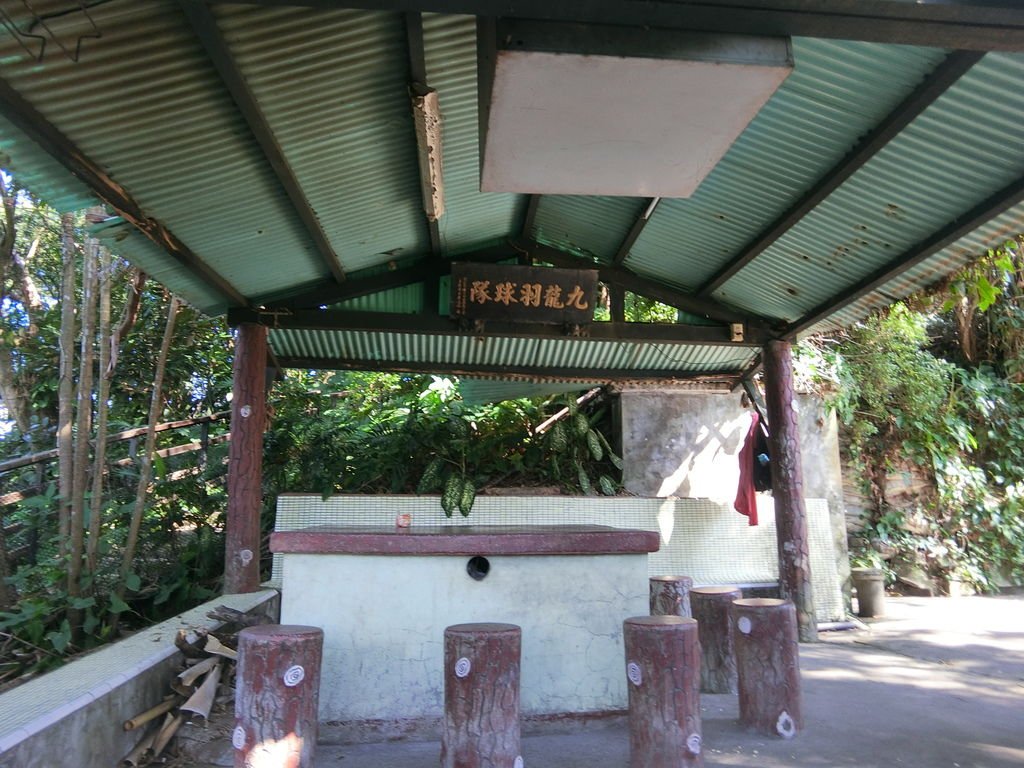 台北士林登山-圓山劍潭山親山步道，戶外羽球場、露天健身房【丁小羽登山篇】