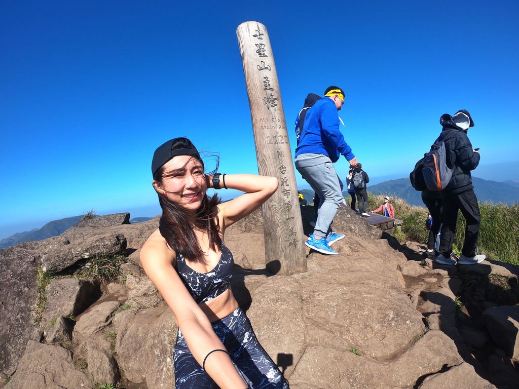 台北登山-台北市第一高峰-七星山主峰東峰!夢幻湖生態步道【丁小羽登山篇】