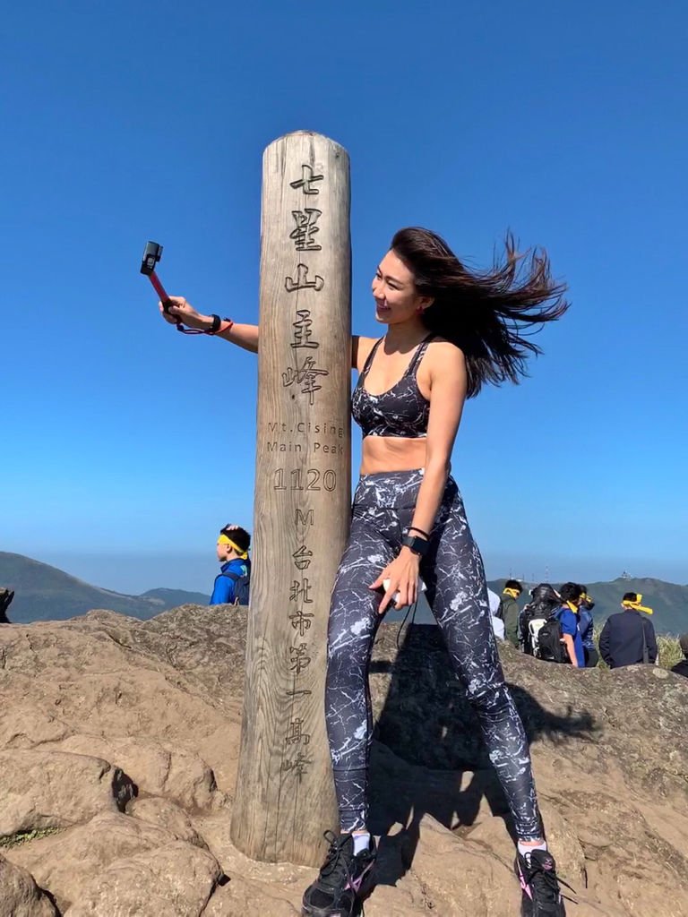 台北登山-台北市第一高峰-七星山主峰東峰!夢幻湖生態步道【丁小羽登山篇】