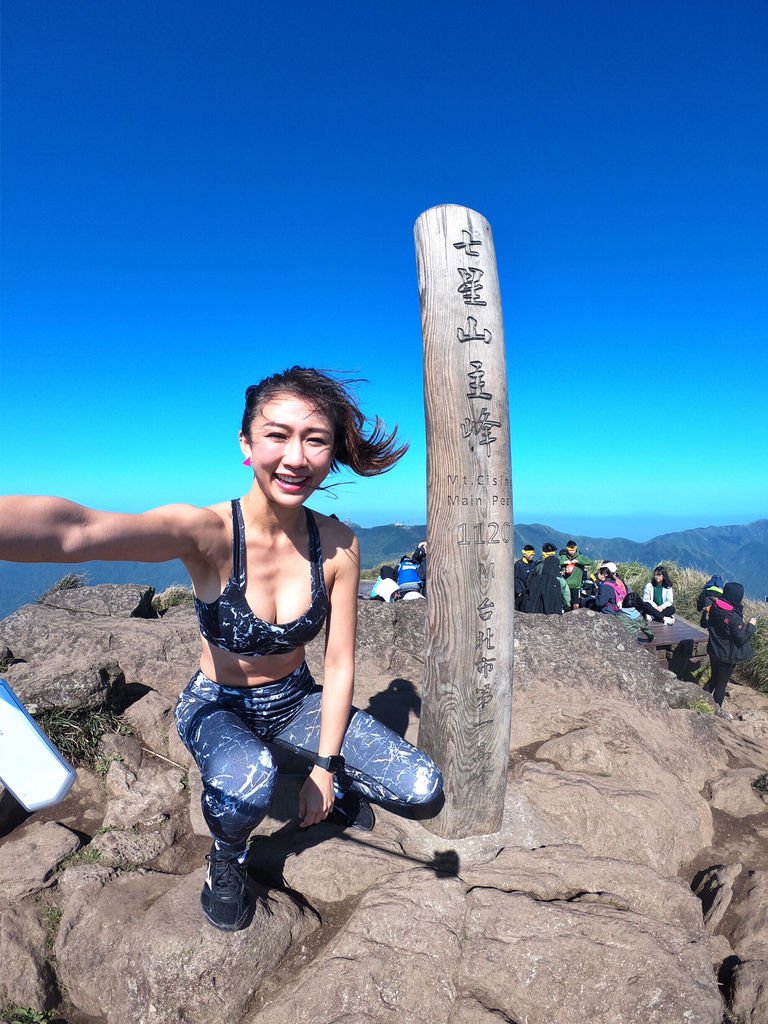 台北登山-台北市第一高峰-七星山主峰東峰!夢幻湖生態步道【丁小羽登山篇】