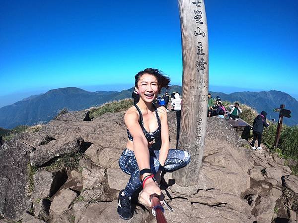 台北登山-台北市第一高峰-七星山主峰東峰!夢幻湖生態步道【丁小羽登山篇】