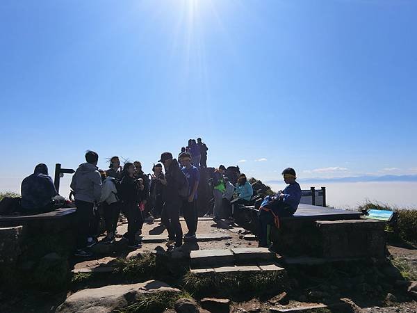 台北登山-台北市第一高峰-七星山主峰東峰!夢幻湖生態步道【丁小羽登山篇】