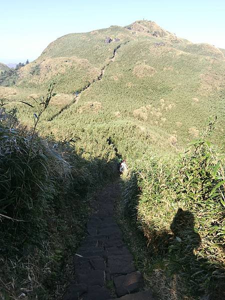 台北登山-台北市第一高峰-七星山主峰東峰!夢幻湖生態步道【丁小羽登山篇】