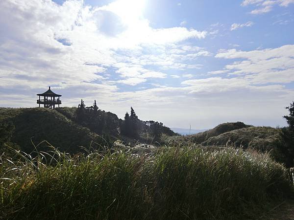 台北登山-台北市第一高峰-七星山主峰東峰!夢幻湖生態步道【丁小羽登山篇】