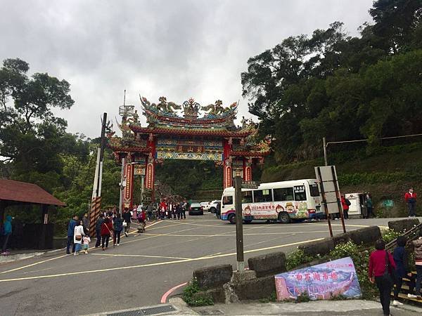 台北登山-內湖碧山巖-白石湖步道!假日輕旅行登山採草莓絕美櫻花步道【丁小羽登山篇】