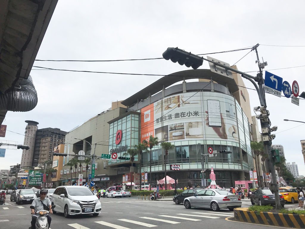 中和環球美食-百貨美食街友善蔬食菜單餐廳,來吃南洋料理吧!【丁小羽食記篇】