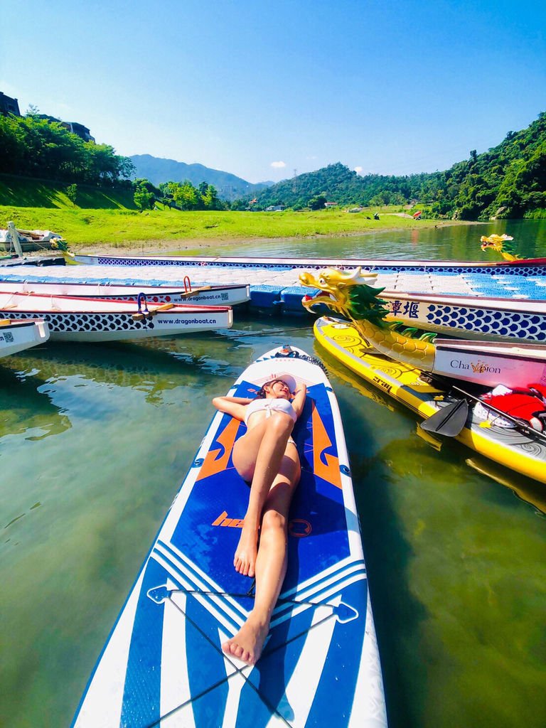 台北一日遊新玩法！今年夏天一定要玩的水上運動-SUP立槳衝浪【丁小羽旅遊篇】