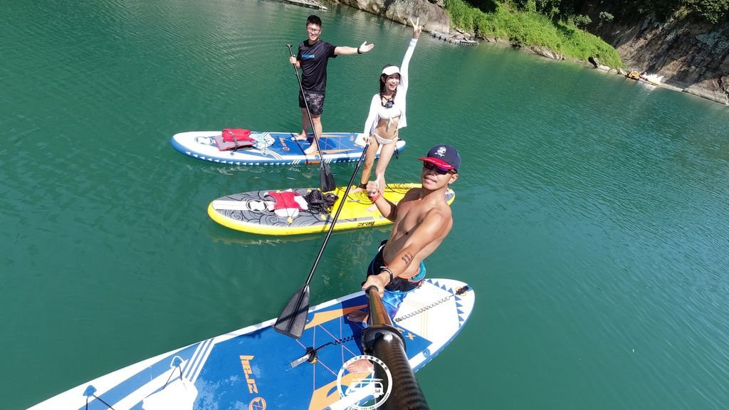 台北一日遊新玩法！今年夏天一定要玩的水上運動-SUP立槳衝浪【丁小羽旅遊篇】