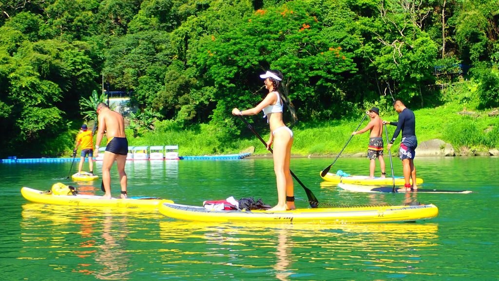 台北一日遊新玩法！今年夏天一定要玩的水上運動-SUP立槳衝浪【丁小羽旅遊篇】