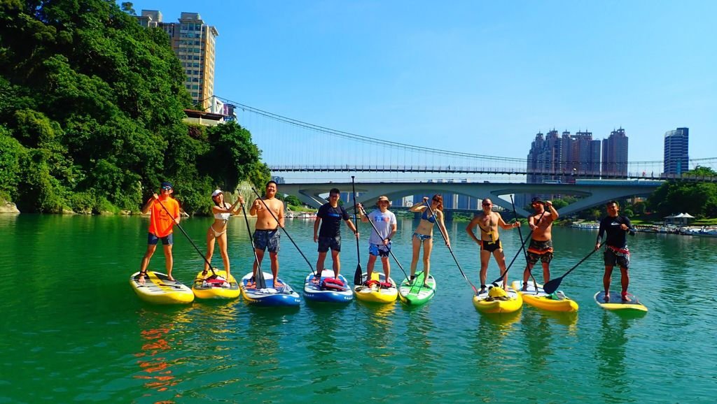 台北一日遊新玩法！今年夏天一定要玩的水上運動-SUP立槳衝浪【丁小羽旅遊篇】