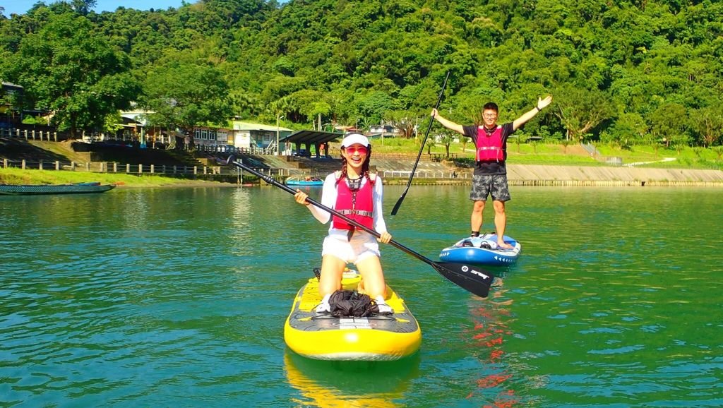 台北一日遊新玩法！今年夏天一定要玩的水上運動-SUP立槳衝浪【丁小羽旅遊篇】