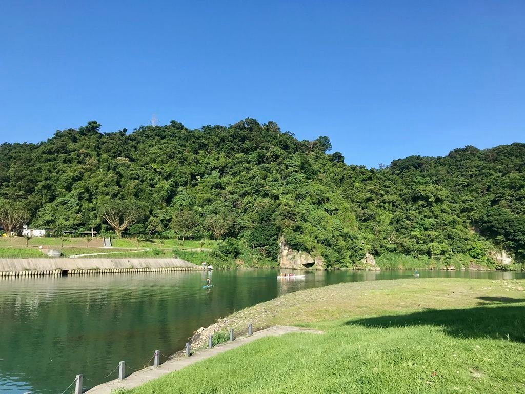 台北一日遊新玩法！今年夏天一定要玩的水上運動-SUP立槳衝浪【丁小羽旅遊篇】