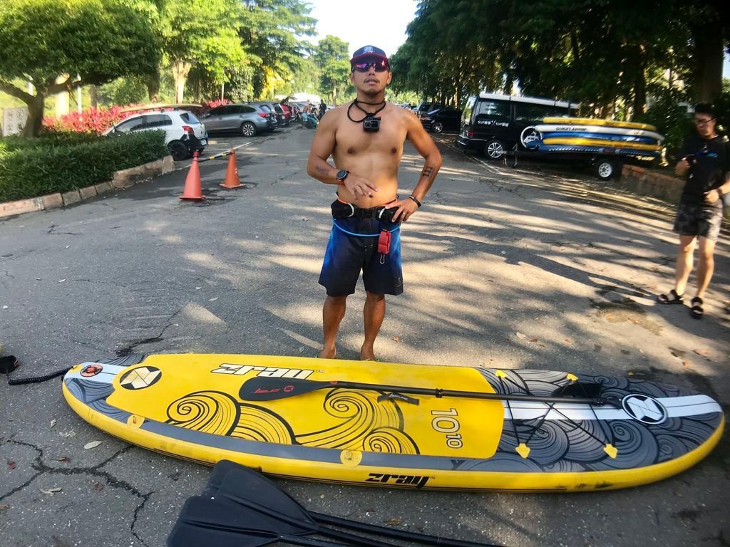 台北一日遊新玩法！今年夏天一定要玩的水上運動-SUP立槳衝浪【丁小羽旅遊篇】