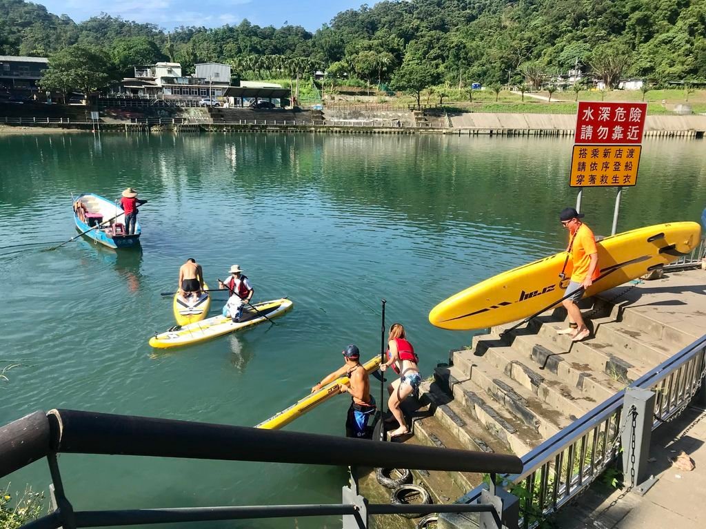 台北一日遊新玩法！今年夏天一定要玩的水上運動-SUP立槳衝浪【丁小羽旅遊篇】