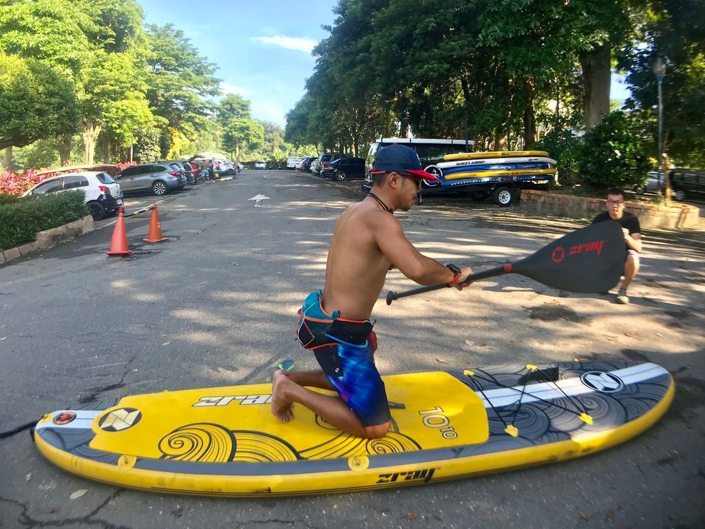 台北一日遊新玩法！今年夏天一定要玩的水上運動-SUP立槳衝浪【丁小羽旅遊篇】