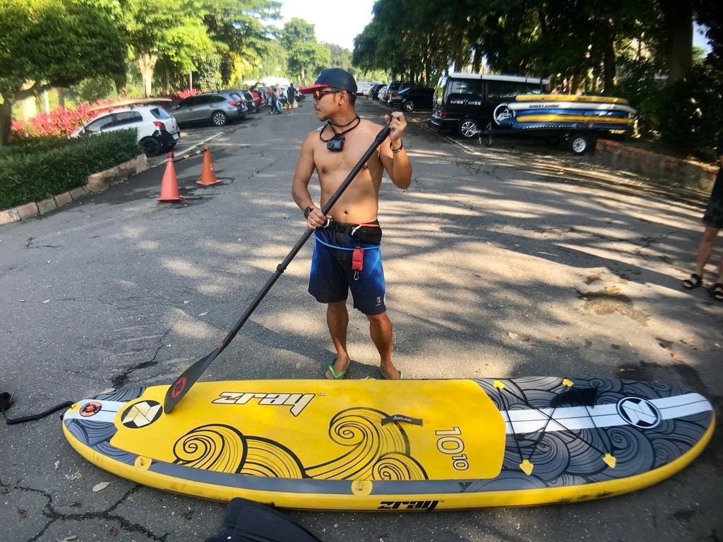 台北一日遊新玩法！今年夏天一定要玩的水上運動-SUP立槳衝浪【丁小羽旅遊篇】