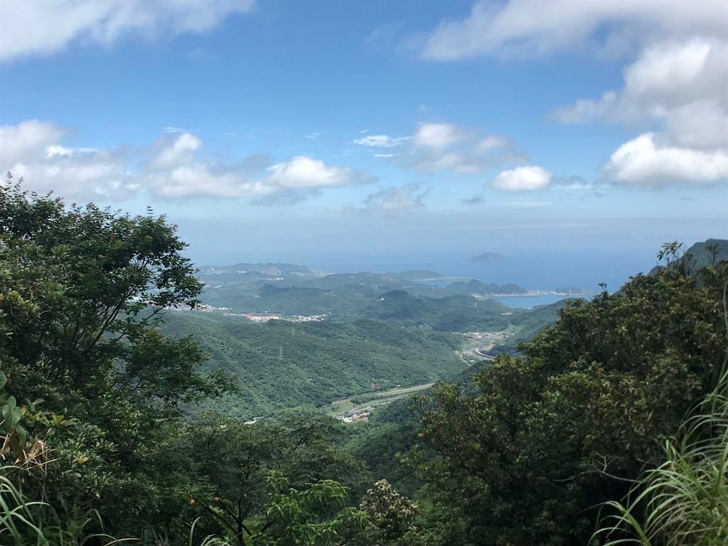 新北登山-瑞芳景點-走訪金字碑古道、寂寞公路跟不厭亭【丁小羽登山篇】