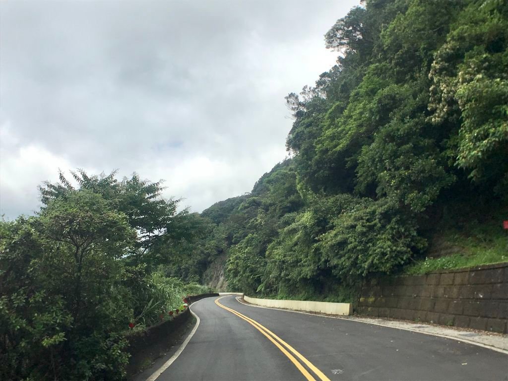 新北登山-瑞芳景點-走訪金字碑古道、寂寞公路跟不厭亭【丁小羽登山篇】